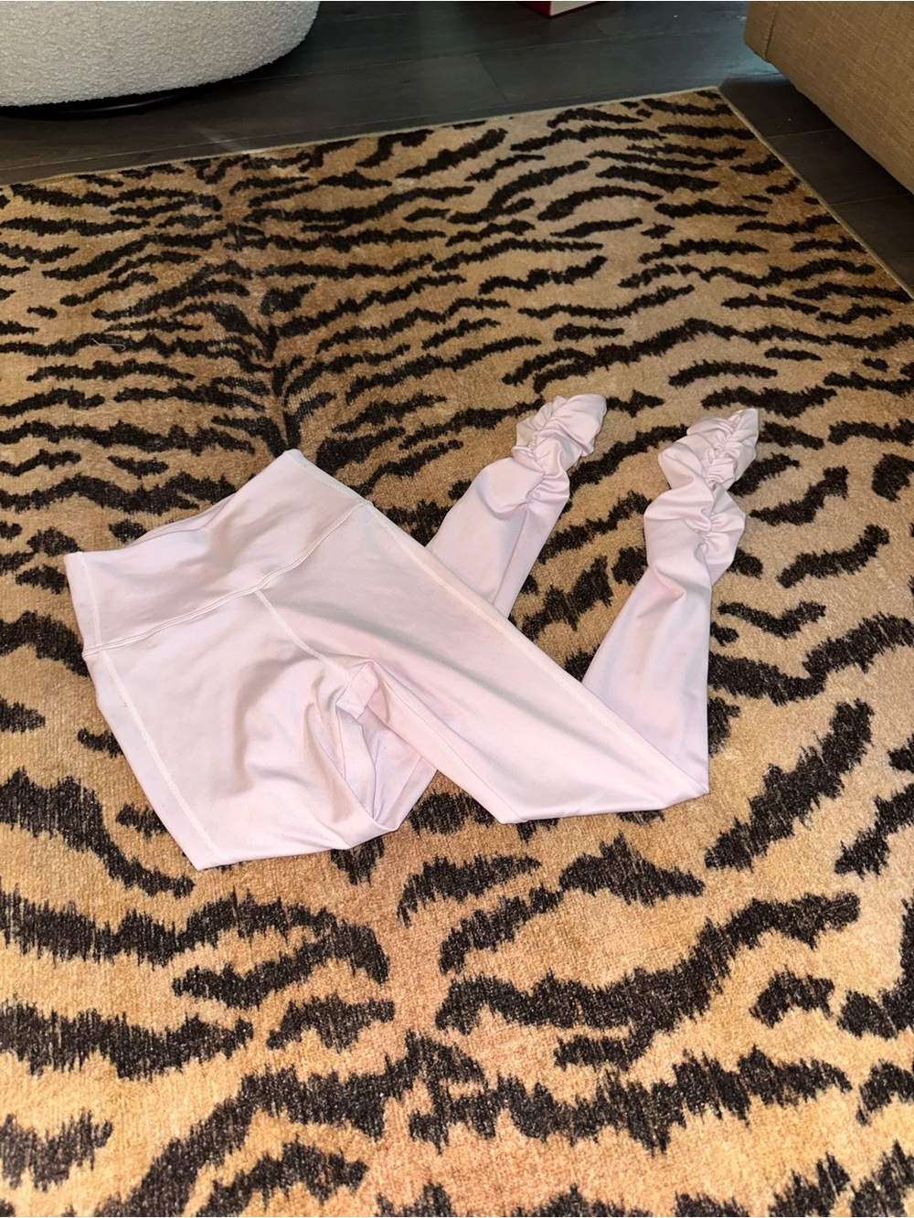 Frankie's Bikinis Pale Pink Scrunched-Ankle Leggings